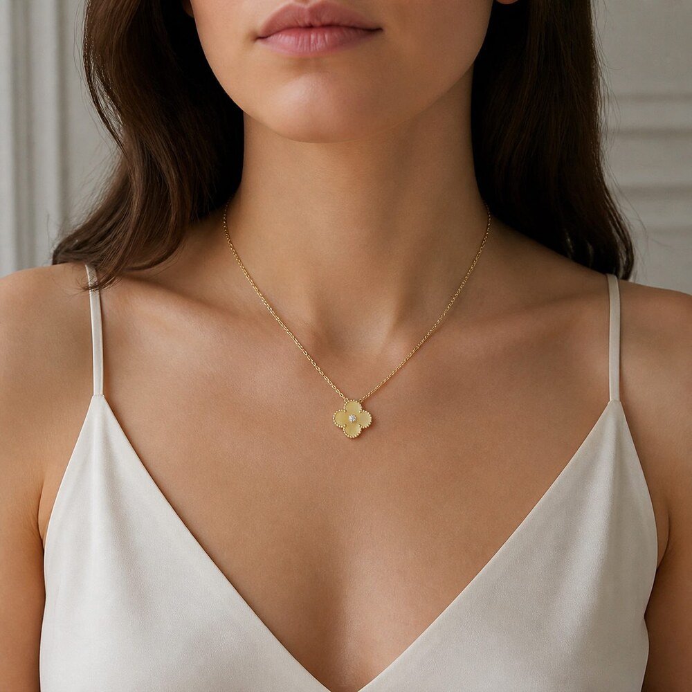 Van Cleef & Arpels Elegant Signature Necklace Style 6 | New with Box - Picture 8 of 9